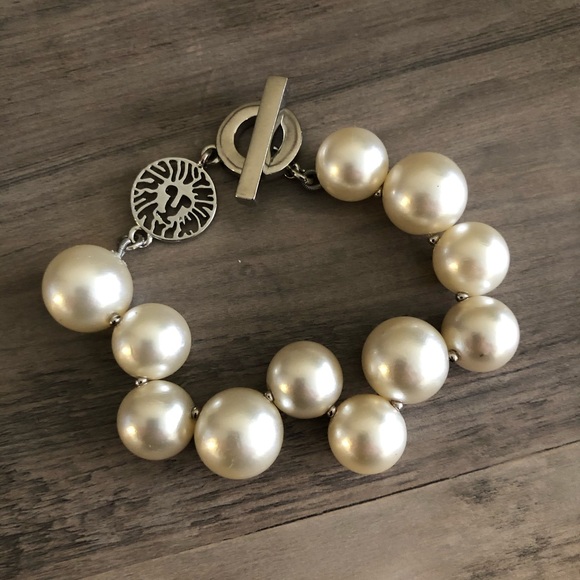 Anne Klein Jewelry - Anne Klein pearl bead bracelet with lion head tag